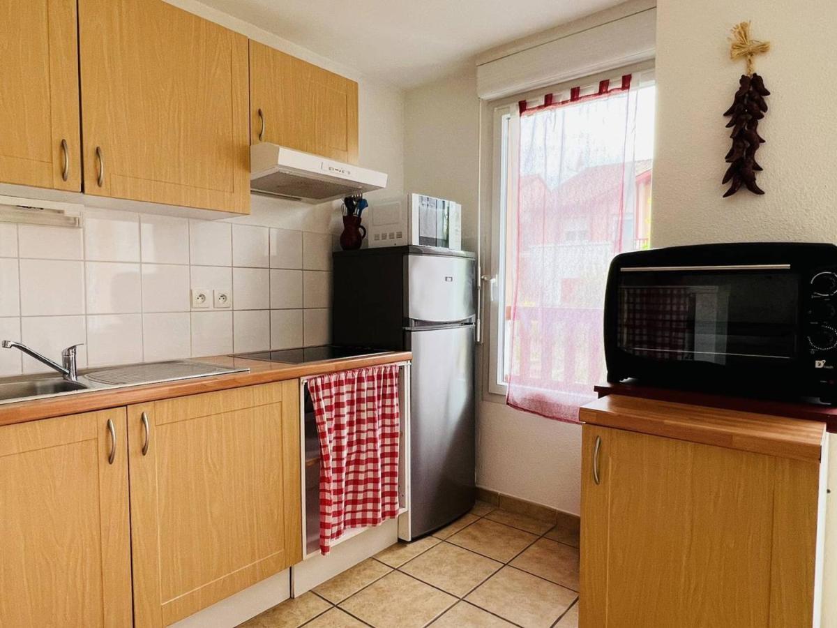 Appartement F2 A Cambo-Les-Bains Avec Piscine, Proche Thermes, Terrasse Et Parking - Fr-1-495-36 Bagian luar foto