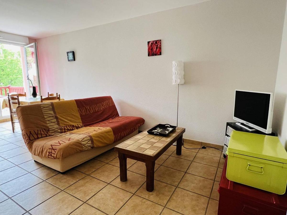 Appartement F2 A Cambo-Les-Bains Avec Piscine, Proche Thermes, Terrasse Et Parking - Fr-1-495-36 Bagian luar foto