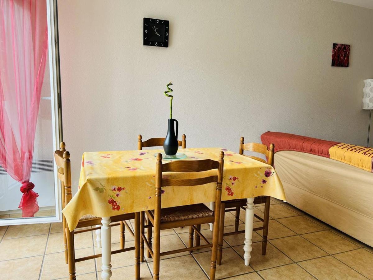 Appartement F2 A Cambo-Les-Bains Avec Piscine, Proche Thermes, Terrasse Et Parking - Fr-1-495-36 Bagian luar foto