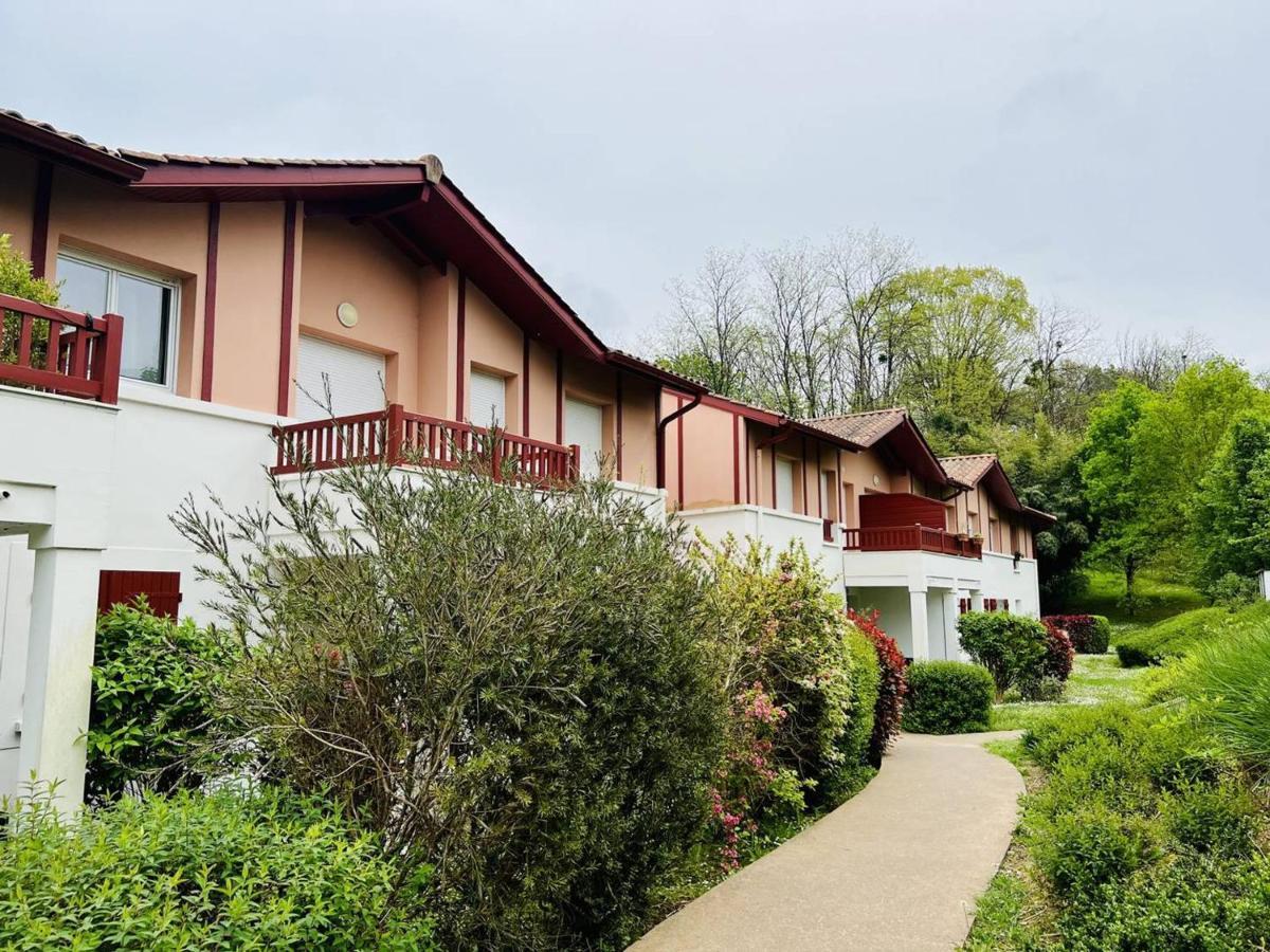Appartement F2 A Cambo-Les-Bains Avec Piscine, Proche Thermes, Terrasse Et Parking - Fr-1-495-36 Bagian luar foto