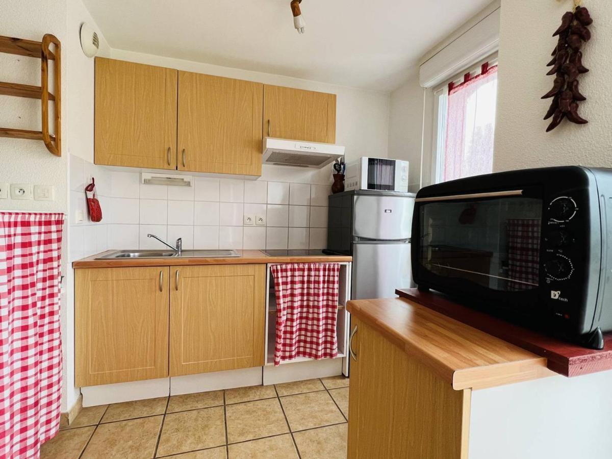 Appartement F2 A Cambo-Les-Bains Avec Piscine, Proche Thermes, Terrasse Et Parking - Fr-1-495-36 Bagian luar foto